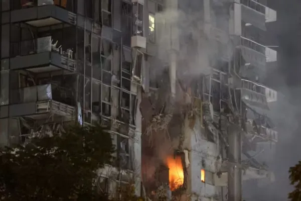 Irán lanzó una nueva oleada de misiles contra Israel: reportan un muerto y más de 60 heridos