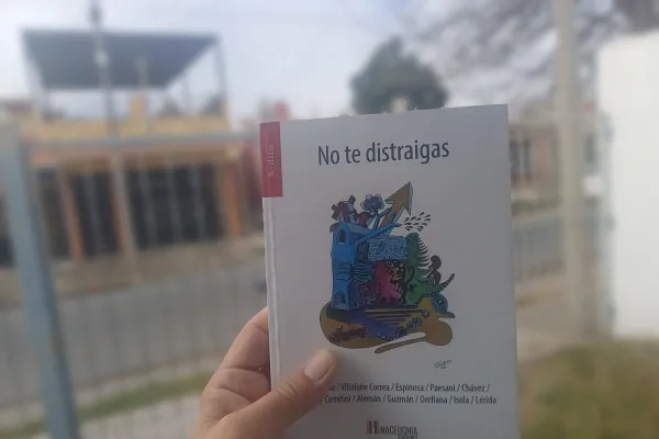Comentario sobre el libro No te distraigas, antología de microrrelatos presentada en Salta