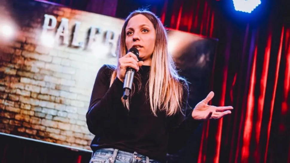 DEFINICIÓN. La comediante no recomienda asociar el stand up con la terapia.