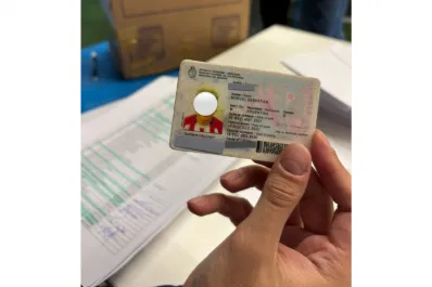 En las elecciones de Atlético Tucumán, un socio generó polémica por una camiseta roja y blanca