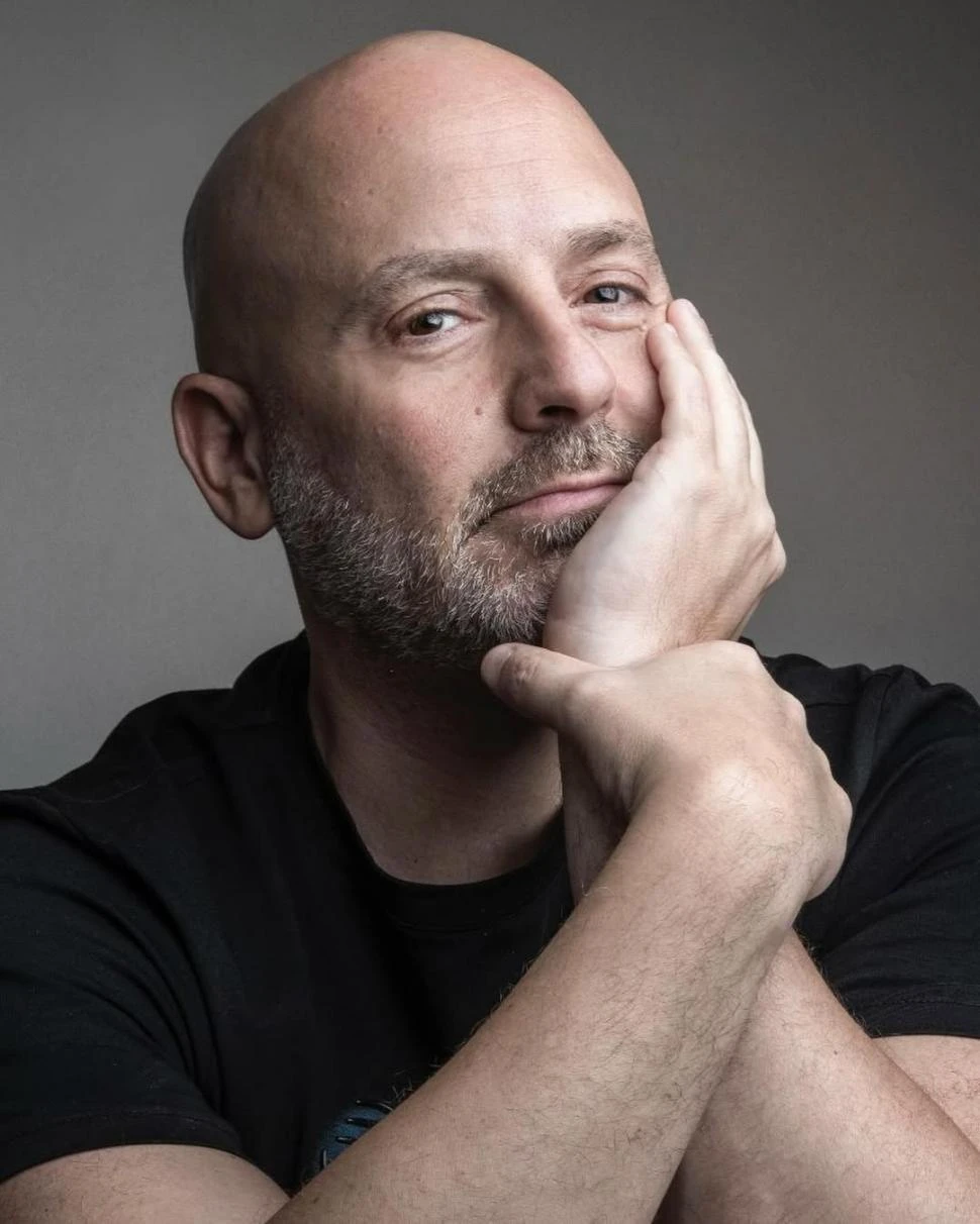 ENTRE EL MAISTREAM Y EL UNDER. El dramaturgo se siente cómodo en los dos espacios.