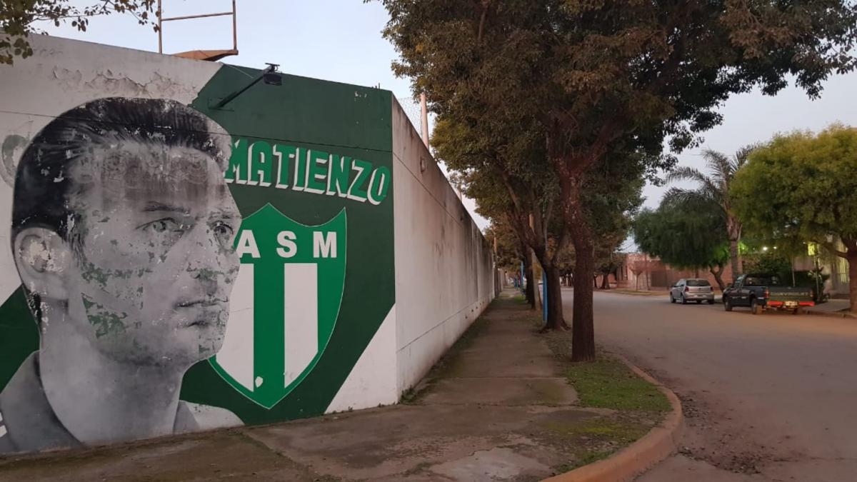 Mural en el club Matienzo, donde empezó de niño a jugar al fútbol.