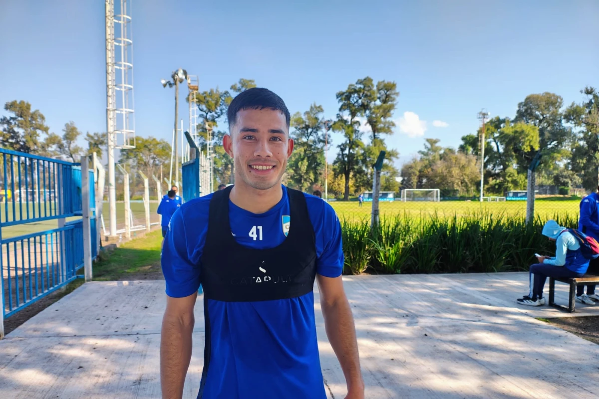Clever Ferreira ya entrenó con el plantel profesional de Atlético Tucumán.