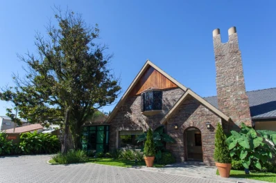 Howard Johnson Yerba Buena: tu plan invernal a la vuelta de casa