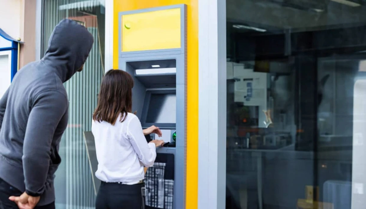 Cómo evitar el robo en cajeros automáticos