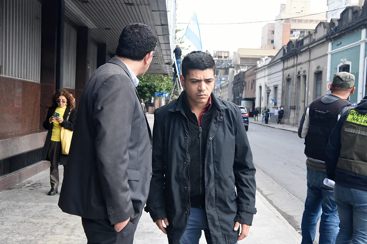 EN TRIBUNALES. El gremialista José “Cucha Mota” Funez fue el primero en declarar en la fiscalía federal.