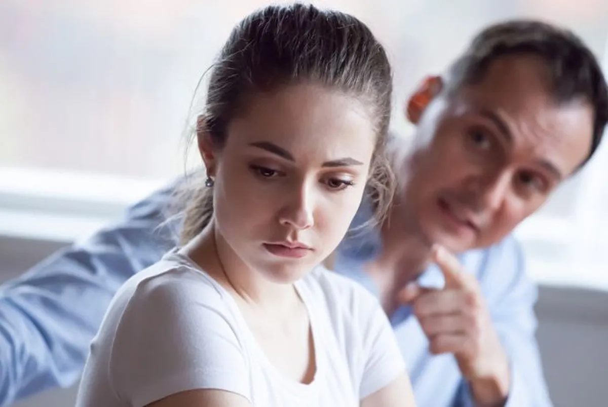 ¿Cómo identificar una nueva forma de abuso emocional, el Gaslighting y qué deben hacer las victimas?