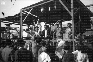 Recuerdos fotográficos: una kermés al estilo de los años 30