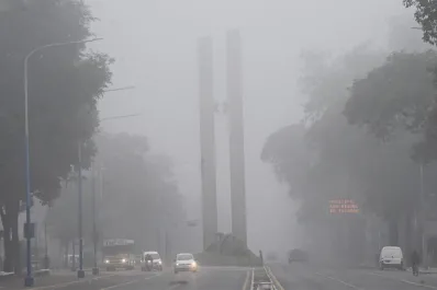 El tiempo en Tucumán: la neblina cubrió la mañana de un feriado gris