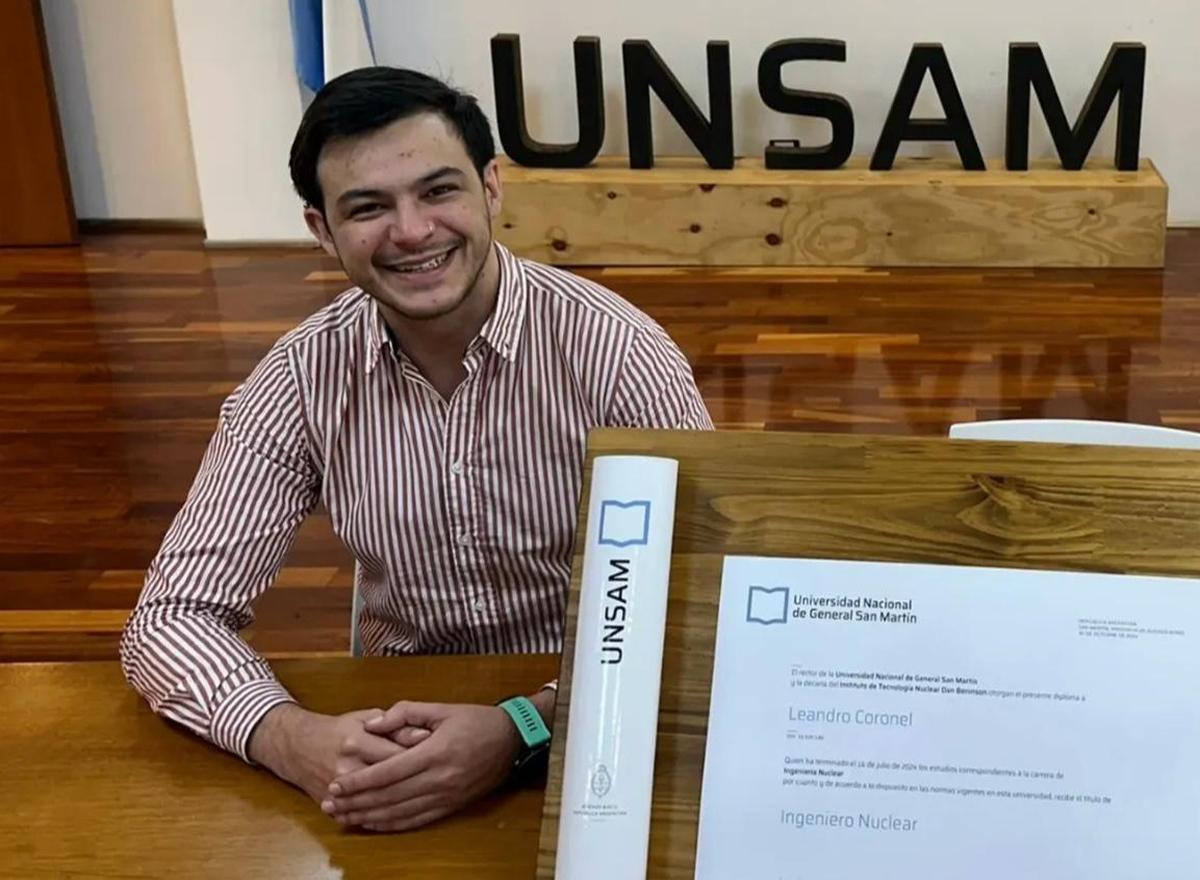 NACIDO Y CRIADO EN TUCUMÁN. En julio del 2024 recibió su título de ingeniero nuclear y ya trabaja para el mundo. / CORTESÍA LEANDRO CORONEL