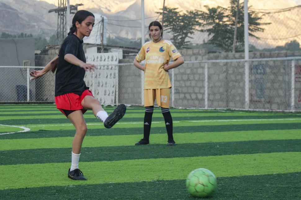 FÚTBOL. “Todos los pueblos tienen un equipo de mujeres”, dicen.