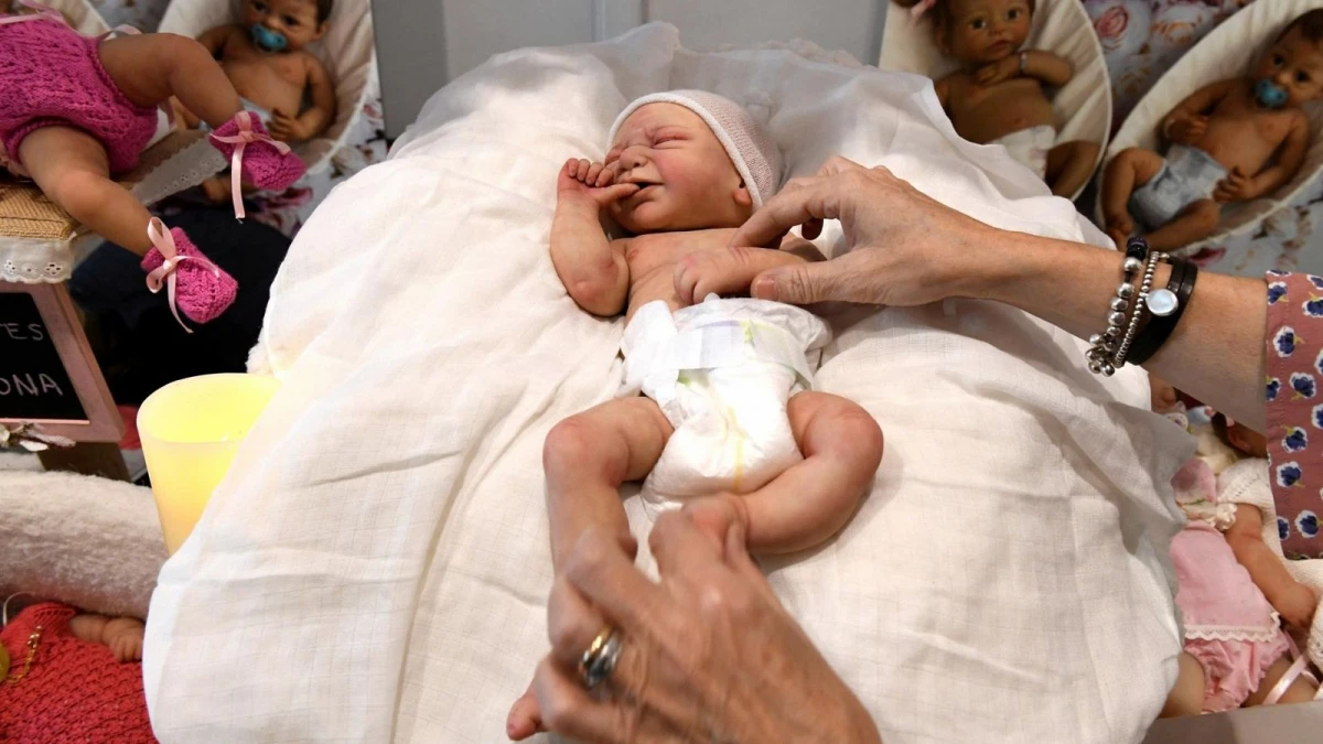 El furor por los “bebés reborn” en Brasil genera controversia y abre un debate legislativo