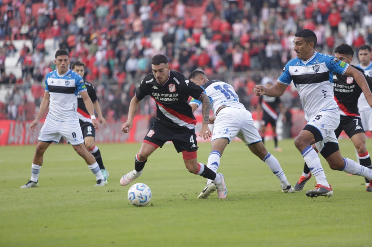 EN ACCIÓN. Federico Murillo fue uno de los puntos más altos para San Martín durante la primera rueda.