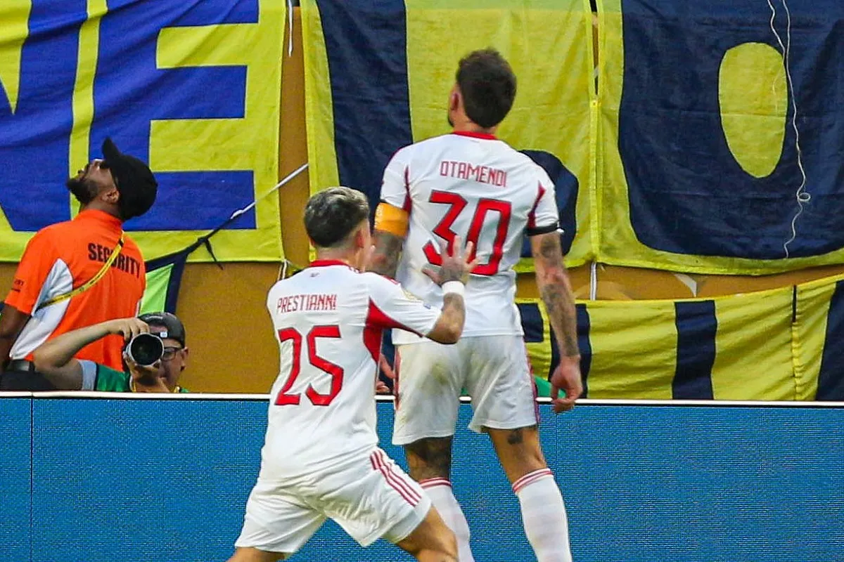 Ellos no querían jugar más: el argentino de Benfica que apuntó directo contra Boca Juniors