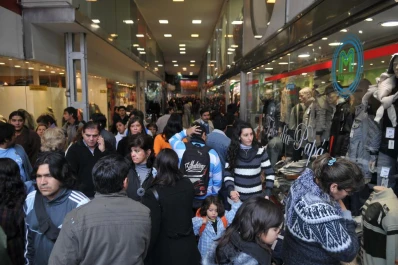 El aguinaldo estatal sirvió para achicar el endeudamiento