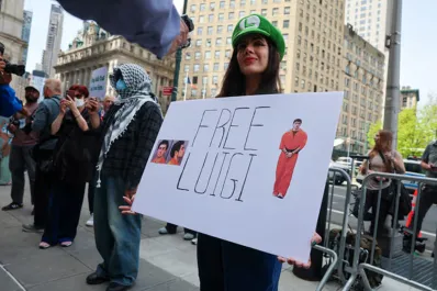 Desde la prisión, Luigi Mangione agradece 27 veces, entre ellas, a los memes y a sus benefactores