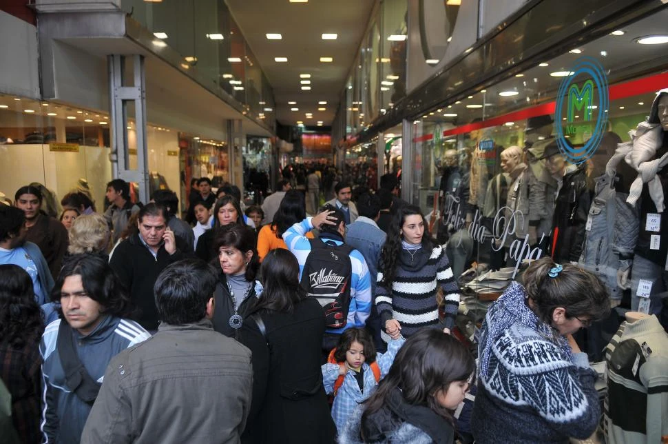 POR EL CENTRO. Indumentaria fue el rubro más elegido por los clientes.