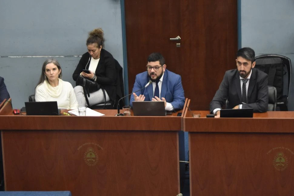 CONTUNDENTE. El fiscal Pablo Camuña habló de un subsistema ilegal de contrataciones con graves anomalías en 13 obras en la UNT.