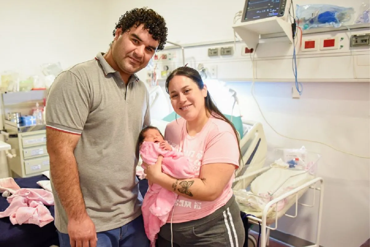 Nació la primera beba que fue operada dentro del útero de su madre en el Hospital Garrahan
