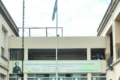 Alumnos de la Escuela Normal realizaron una sentada para reclamar seguridad