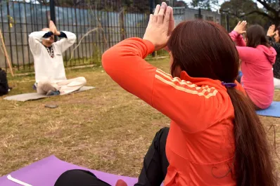 Documental, clases gratuitas y danzas para celebrar el Día Internacional del Yoga