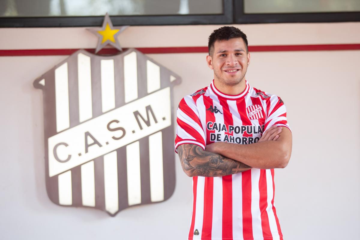 GENERADOR DE JUEGO. Mauro González será una opción en la mitad de la cancha.