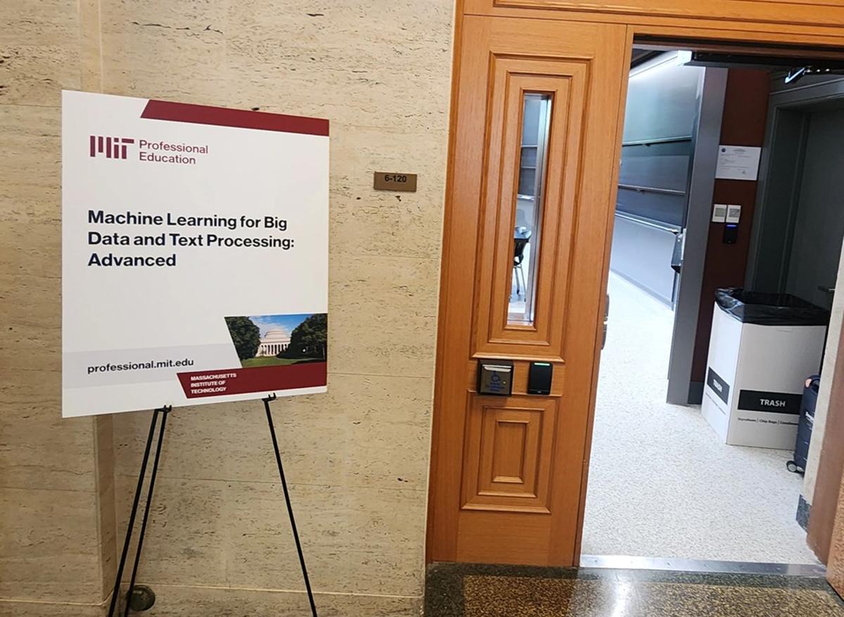 PROGRAMA INTENSIVO. El tucumano planea rendir en dos meses las materias pensadas para tres años de cursado. / CORTESÍA JULIÁN LUNA PASTORE