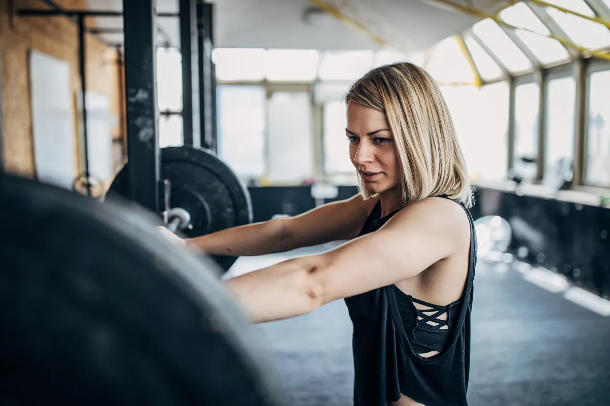 Los dos tipos de ejercicios que hay que combinar para perder peso a los 45 años