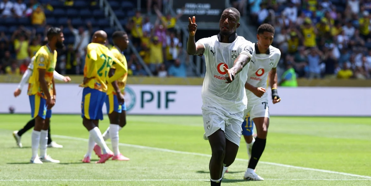El increíble error del arquero de Mamelodi Sundowns en la derrota contra Borussia Dortmund en el Mundial de Clubes