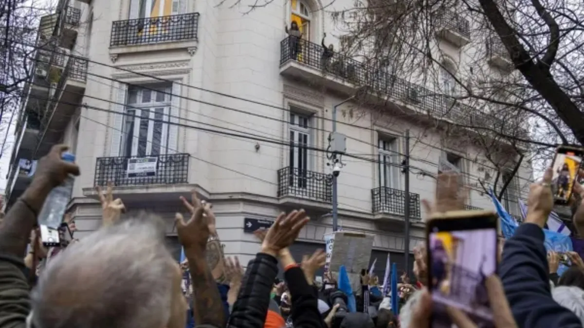 La noche triste de los perucas