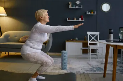 10 ejercicios para tonificar el cuerpo en mujeres mayores de 50 años