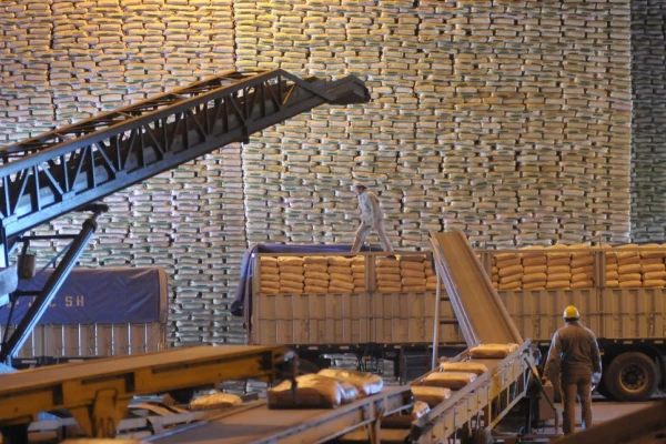 Feijóo dijo que la zafra azucarera avanza a buen ritmo impulsada por la producción de alcohol y las exportaciones