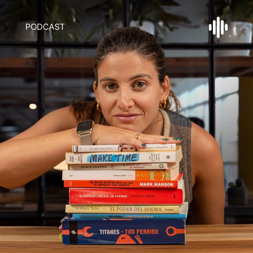 PODCAST. Es top 10 en muchos países en la categoría de negocios.