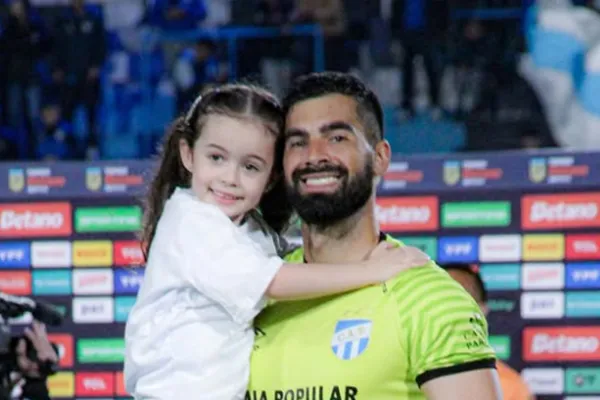 Juan González, firme en el arco de Atlético: “Quiero demostrar por qué me trajeron a Tucumán”