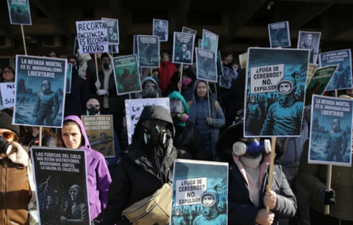 CIENCIA.  Más del 50% de los investigadores de la UNC y Conicet consultados analiza dejar el sistema científico si no mejora la situación salarial y presupuestaria.