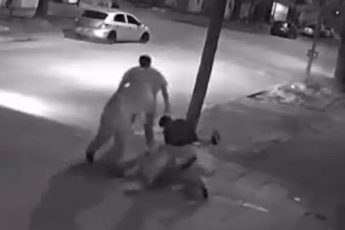 Piden la detención del hijo de un diputado por la feroz golpiza a un chico a la salida de un boliche