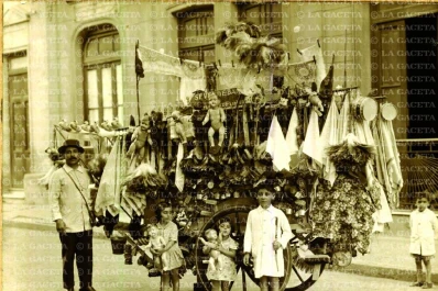 Recuerdos fotográficos: Camilo, un vendedor típico de los años 30