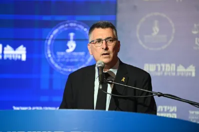 Israel atacó una cárcel símbolo de la represión del régimen de Irán y su canciller lo celebró con una frase de Milei