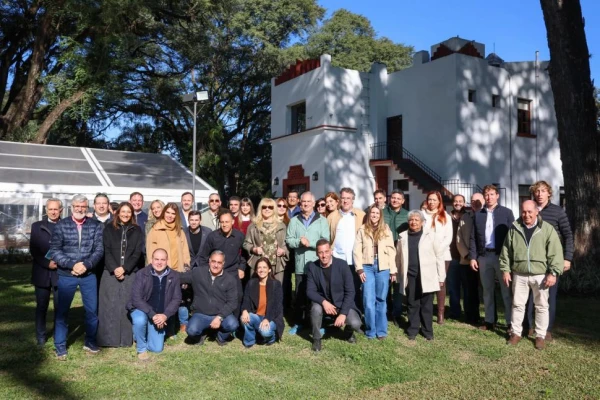 Chahla recibió a expertos de Colombia para replicar modelos de transformación urbana