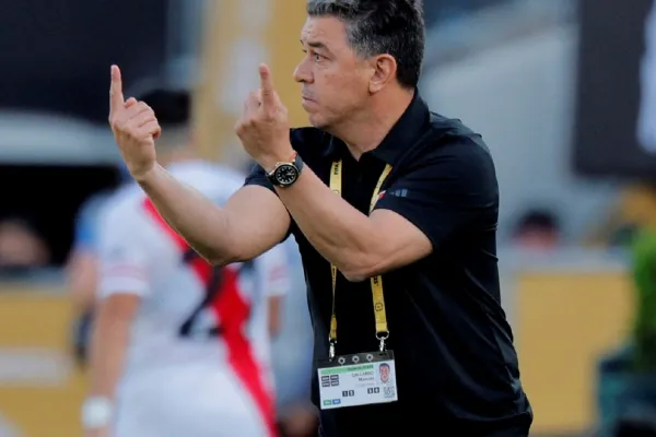 Gallardo plantaría una línea de tres para intentar frenar a Lautaro Martínez