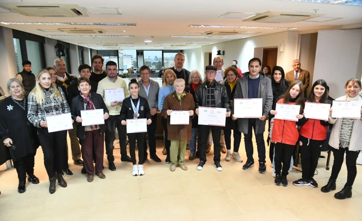 Acto en la Legislatura. 