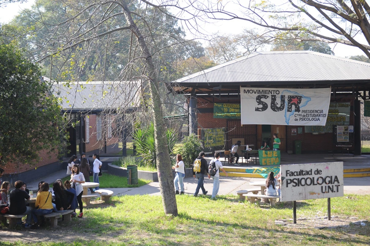 DISCUSIÓN POLÍTICA EN LA FACULTAD. Se viene la tercera edición del Debate de Militancia Juvenil en Psicología de la UNT. / ARCHIVO LA GACETA