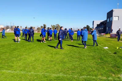 ¿Cómo es viajar en el colectivo de Atlético Tucumán?