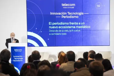 Rosental Alves reflexionó sobre el valor del periodismo y el impacto de la inteligencia artificial en las noticias