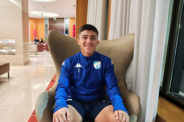 Hizo las formativas en San Martín, trabaja con su papá cortando el césped y fue citado a la pretemporada de Atlético Tucumán