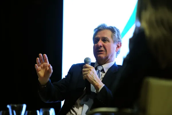 Los gobernadores deben eliminar impuestos distorsivos como Ingresos Brutos, afirmó el viceministro de Economía en Tucumán