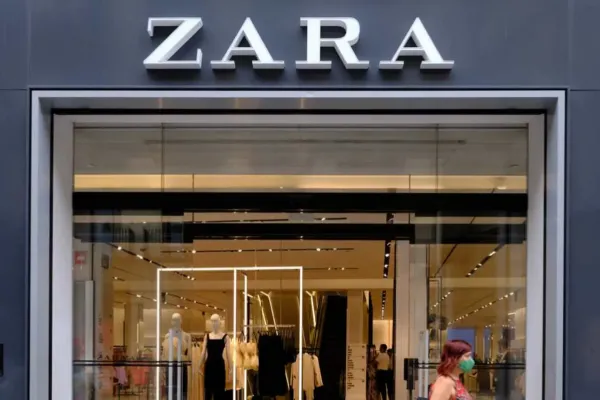 El truco para adelantarte a las rebajas de Zara: cómo saber qué prendas estarán en oferta y cuánto te ahorrarás