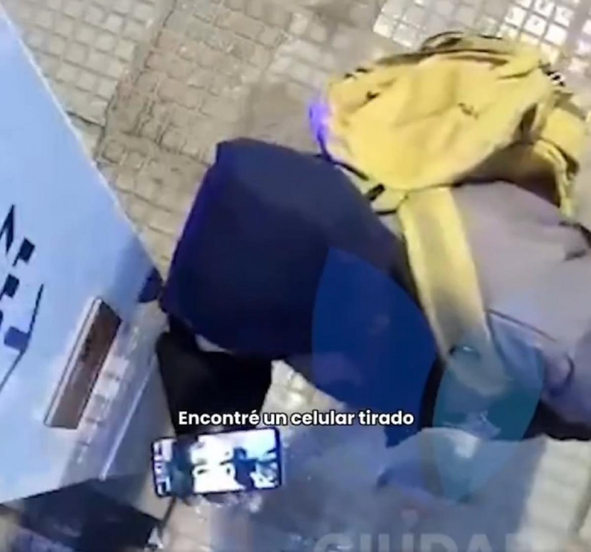 BUENA GENTE. El video de un joven tucumano que devolvió un celular se viralizó en redes sociales. CAPTURA DE VIDEO DE LA MUNICIPALIDAD DE SAN MIGUEL DE TUCUMÁN