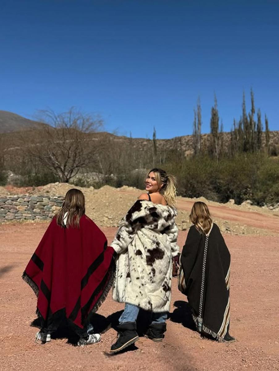 Vacaciones en familia: Wanda Nara estuvo de glamping en el norte argentino