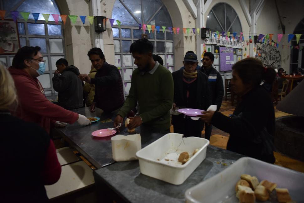 ALOJAMIENTO. Hay un centenar de camas, baños y espacio para la comida.